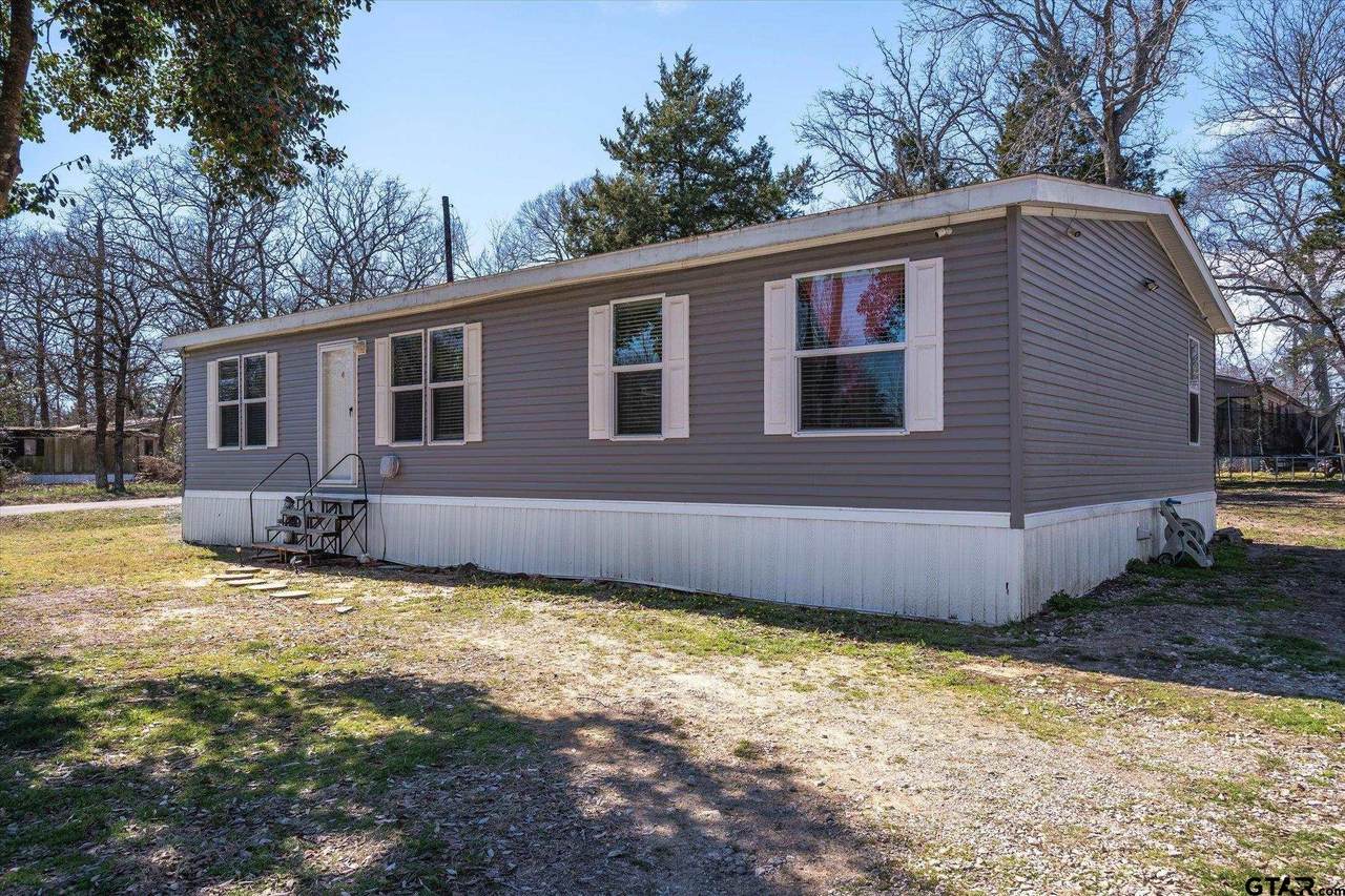 129 Elm - Photo 1