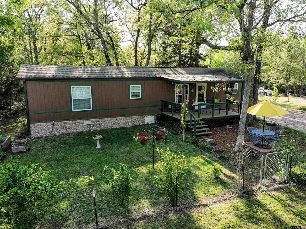 212 Willow Lane - Photo 1