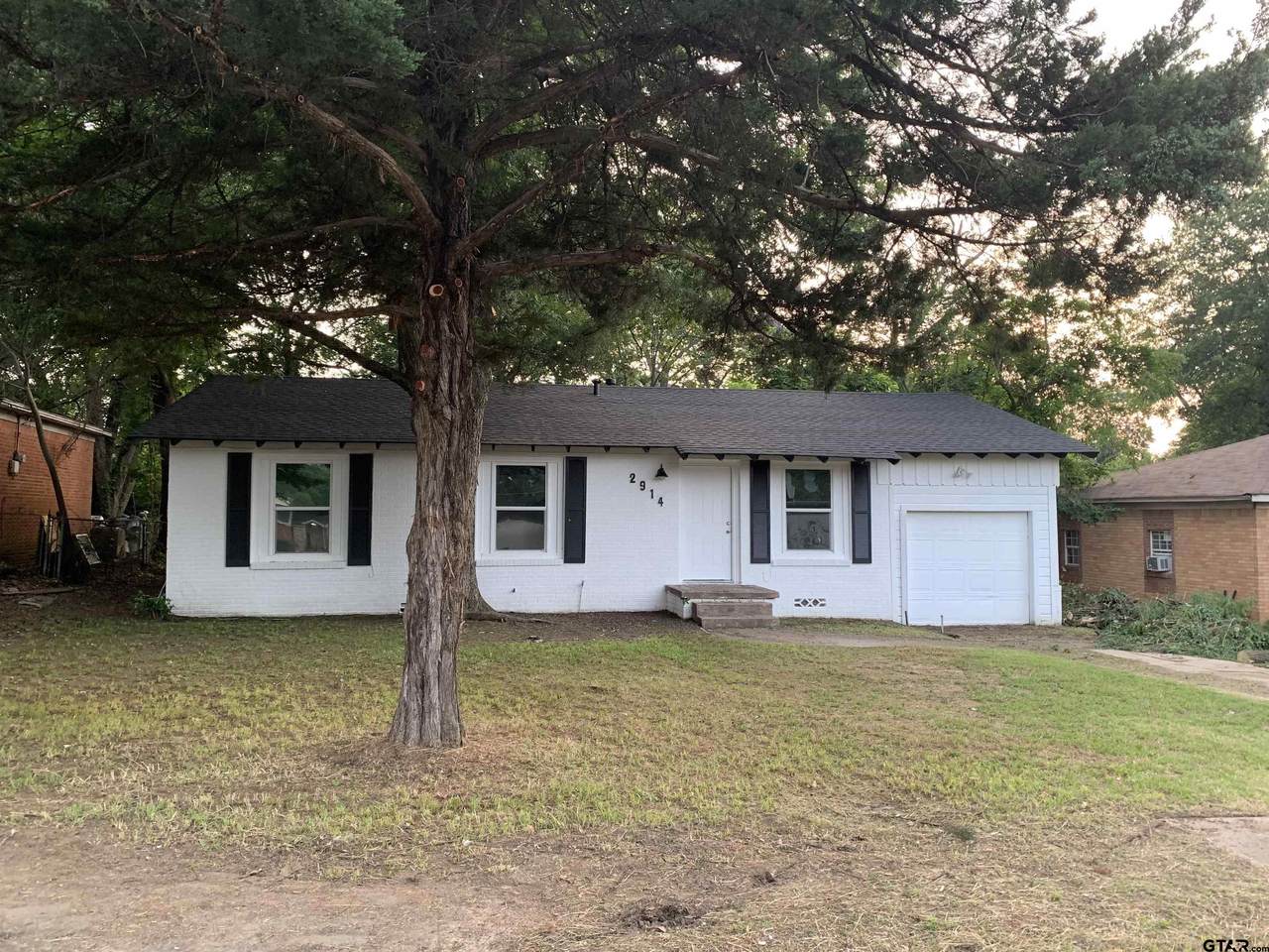 2914 Gentry Parkway - Photo 1