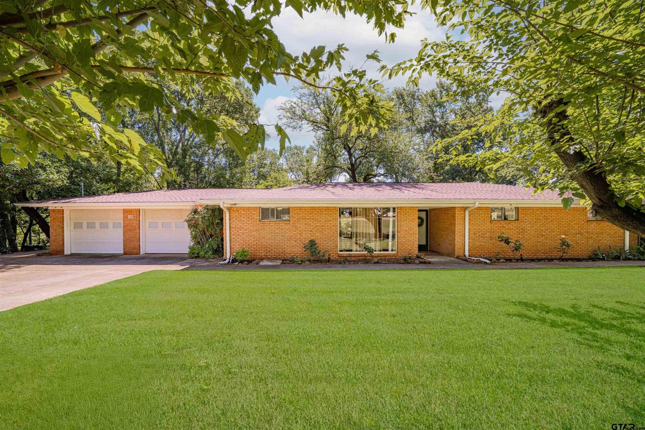 410 Hanes Blvd. - Photo 1