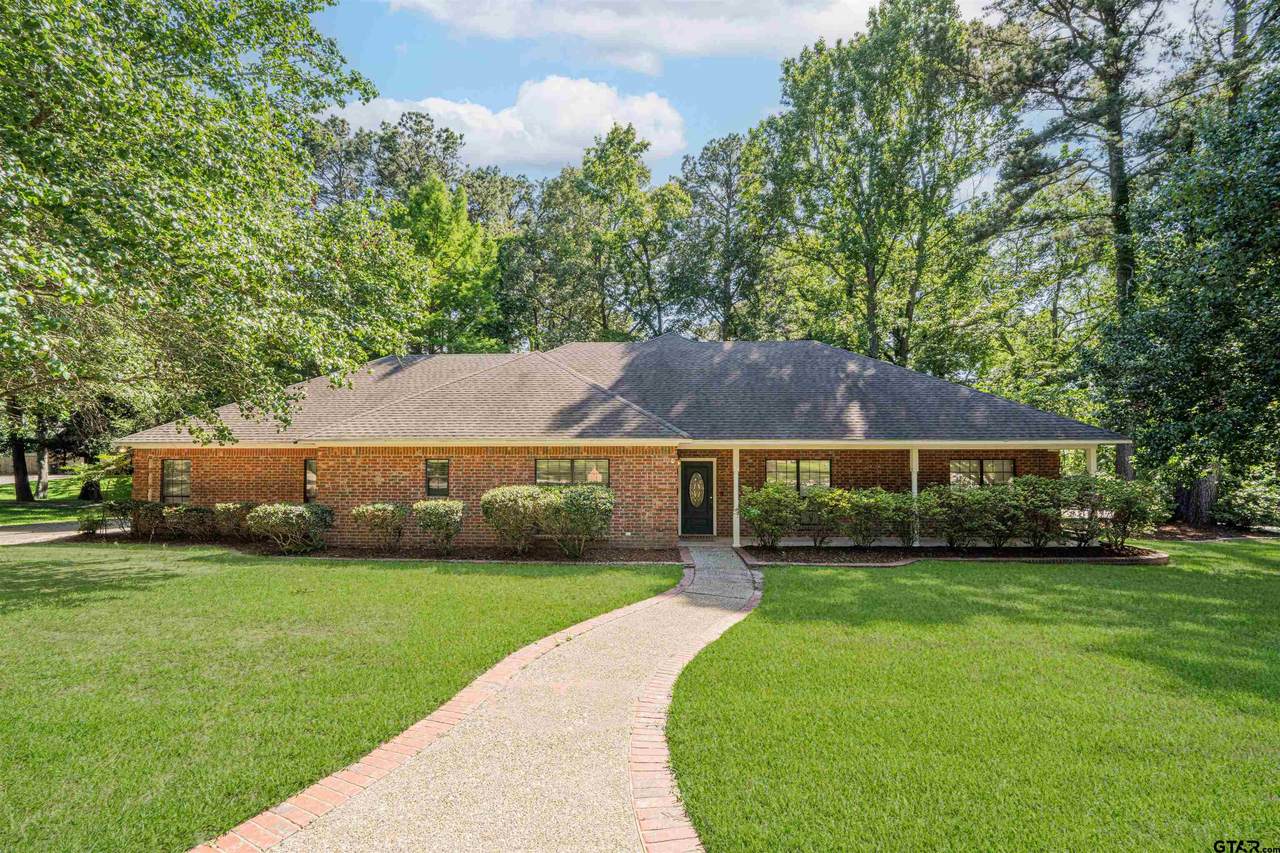 9211 Elm Tree Circle - Photo 1