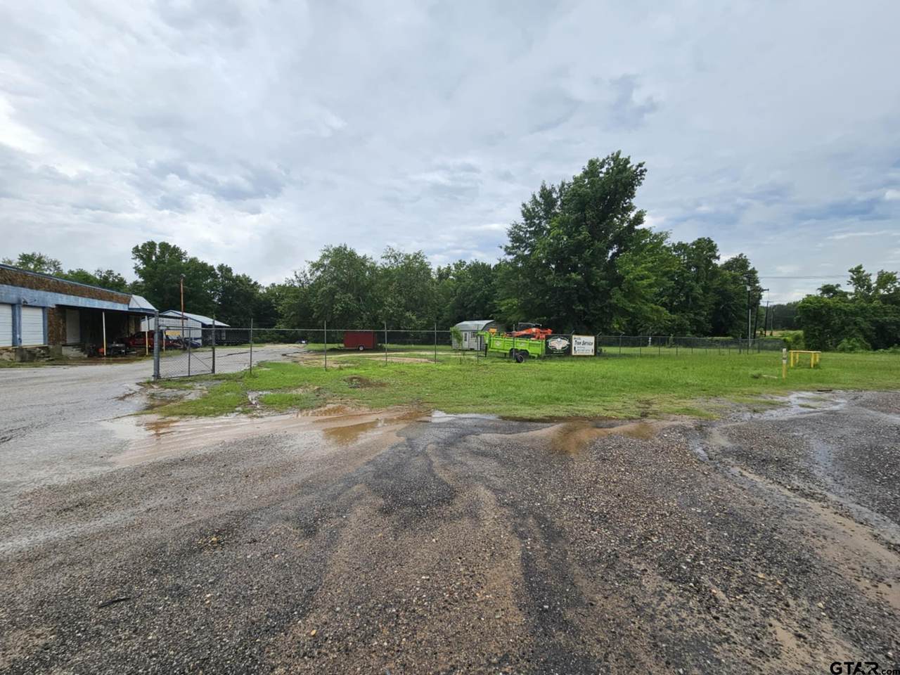 1420 Palestine Ave - Photo 1