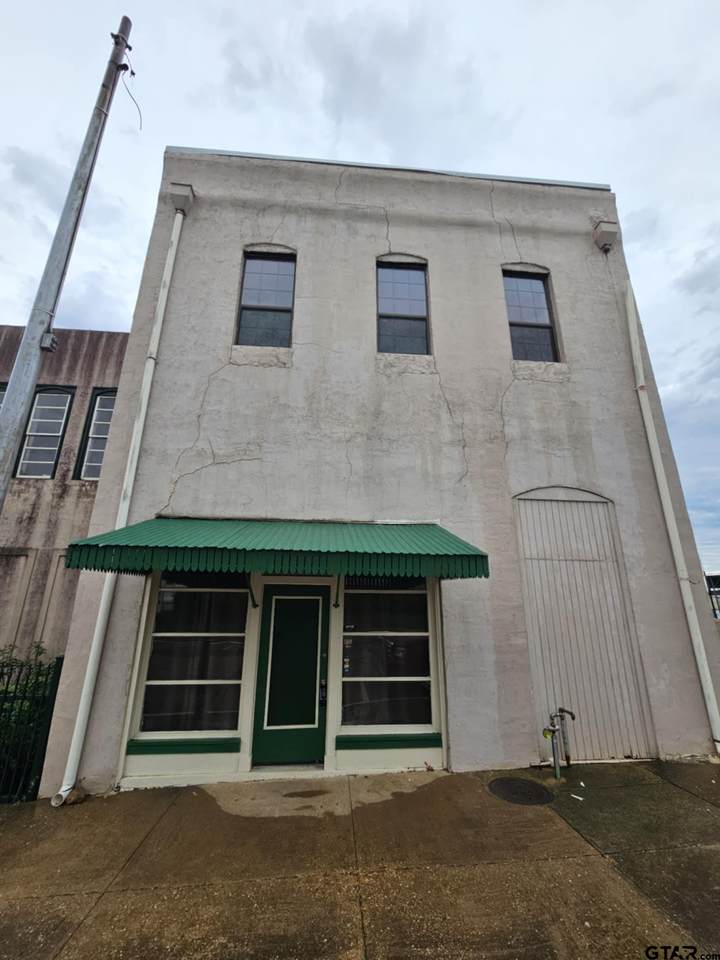 404 Oak - Photo 1
