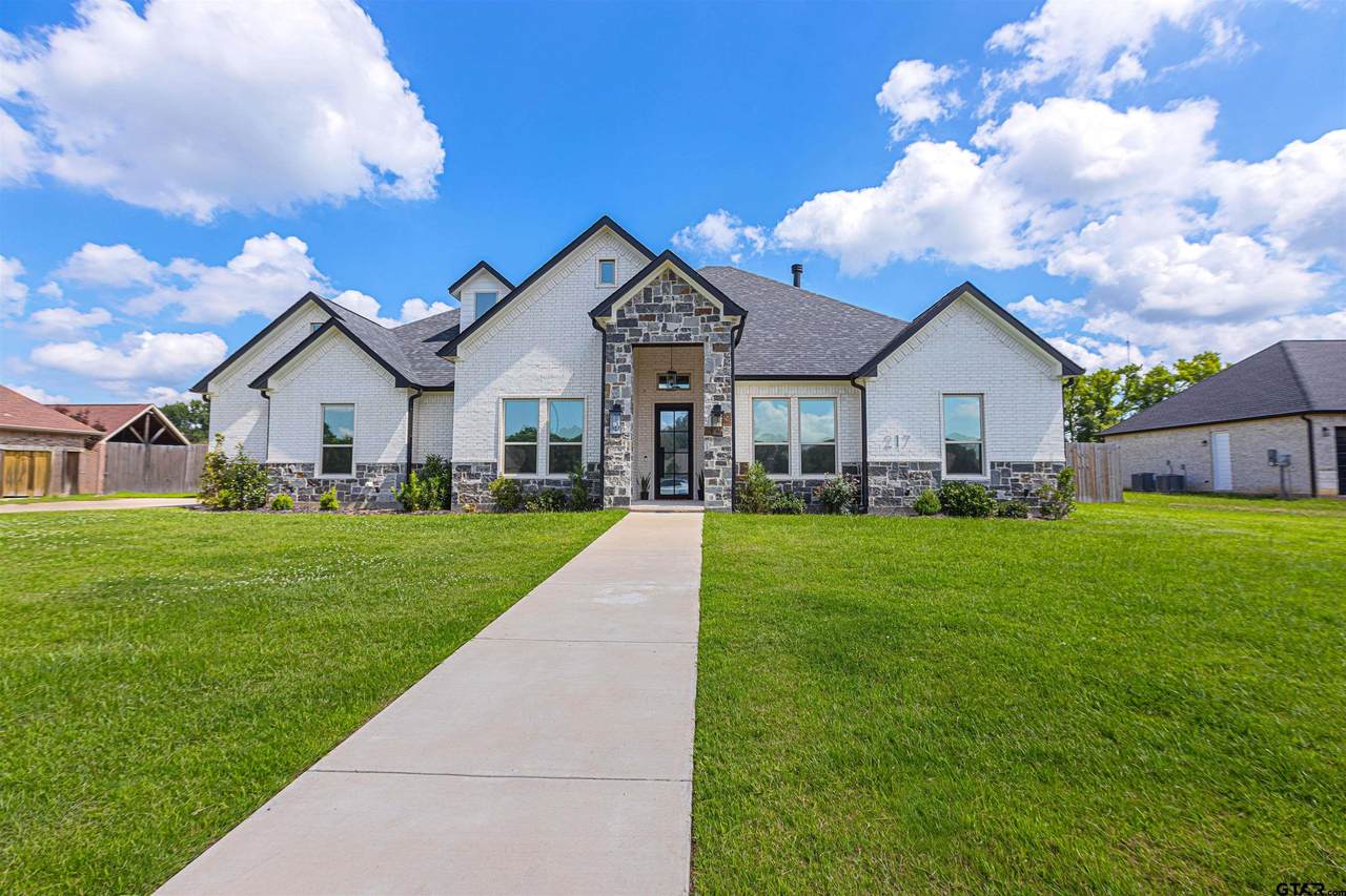 217 Devonshire - Photo 1
