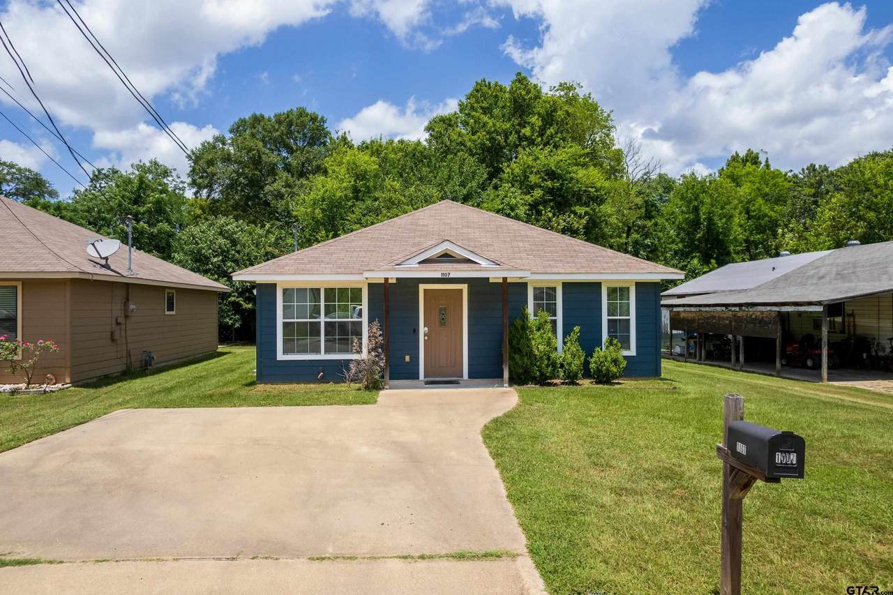 1107 East 8th - Photo 1
