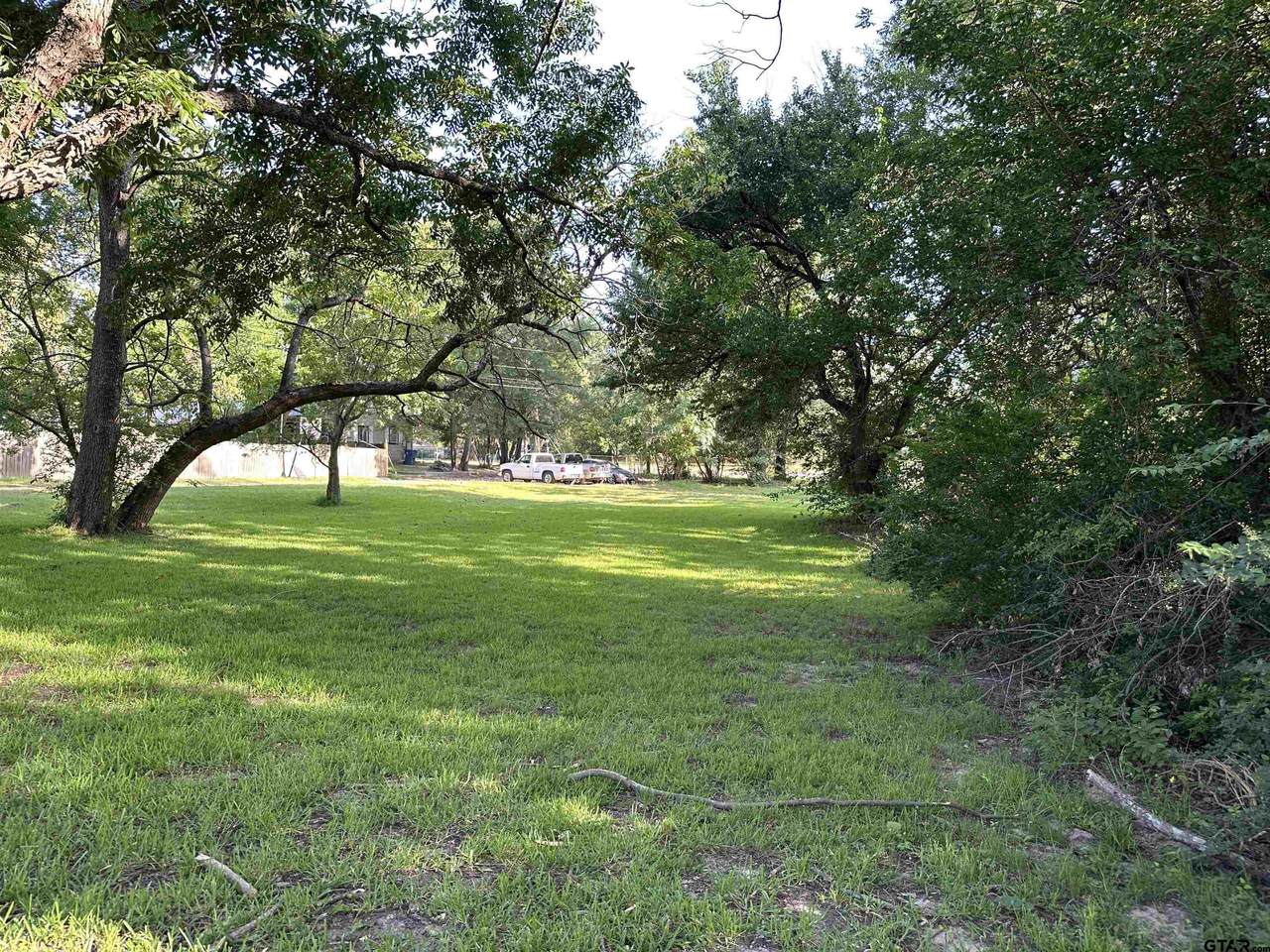 1002 Humbleway - Photo 1