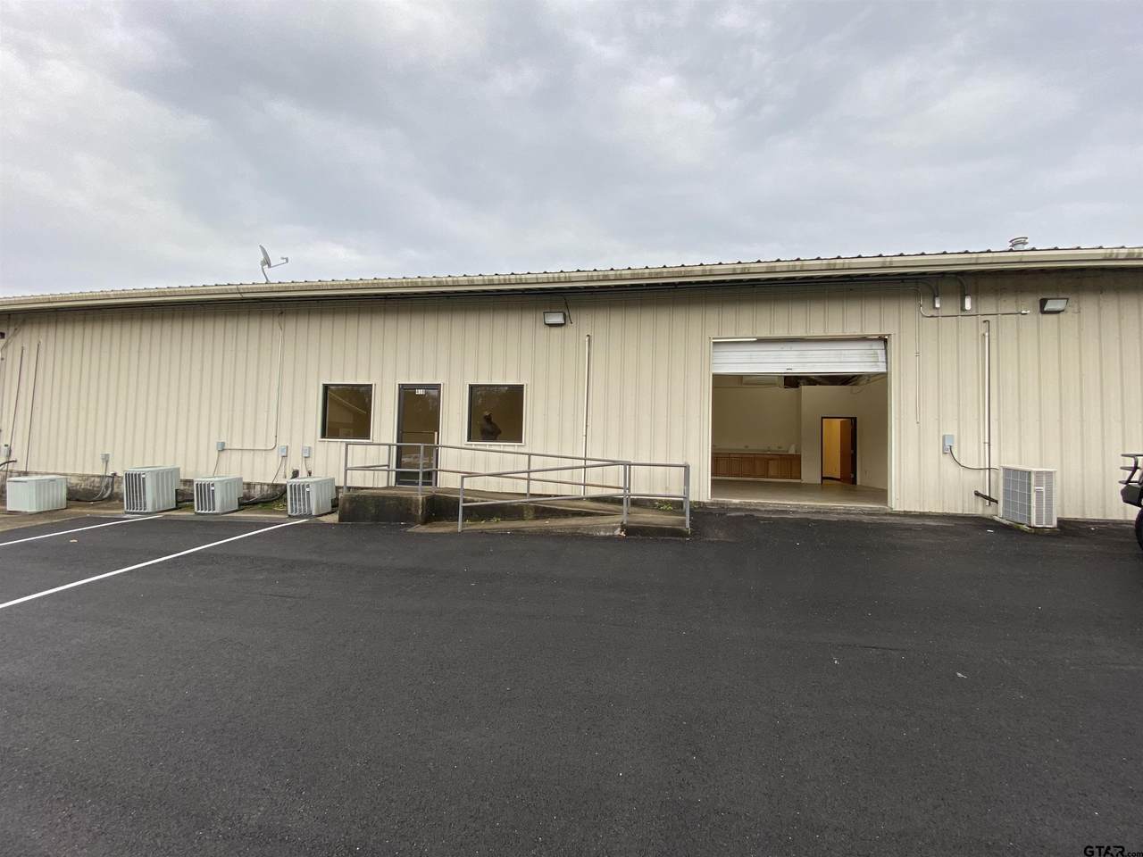 104 Jordan Plaza Blvd Ste 410 - Photo 1