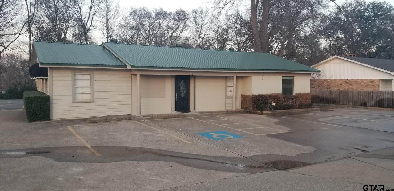 200 Robert E Lee Dr - Photo 1