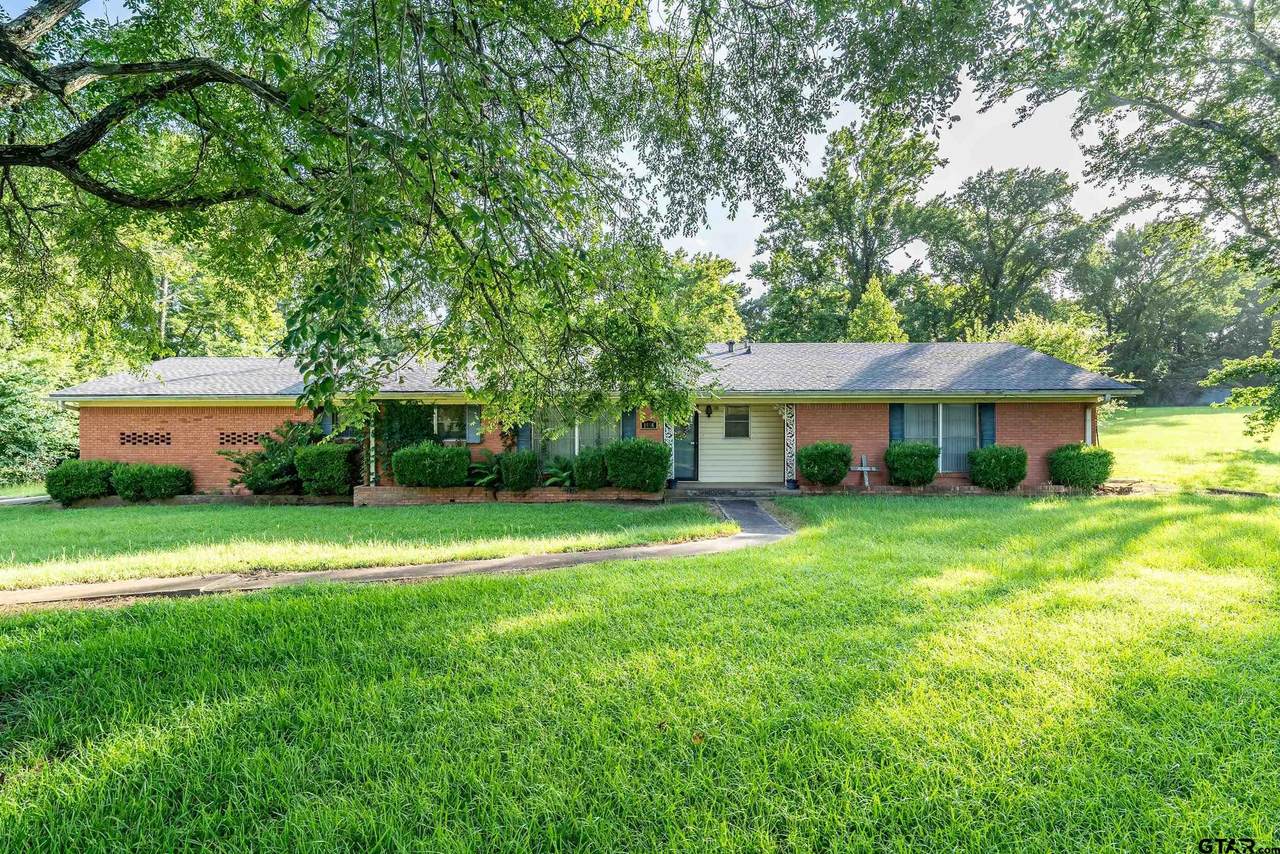 1858 Dickinson Dr - Photo 1
