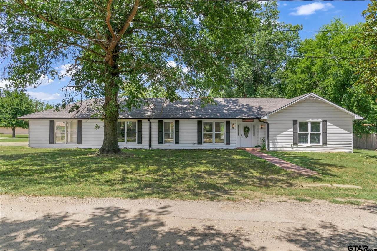 104 Brandon St - Photo 1