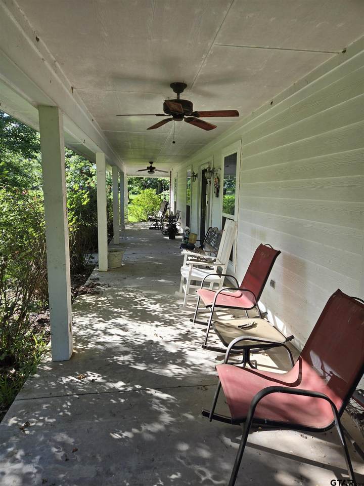 1734 Fm 778 - Photo 1