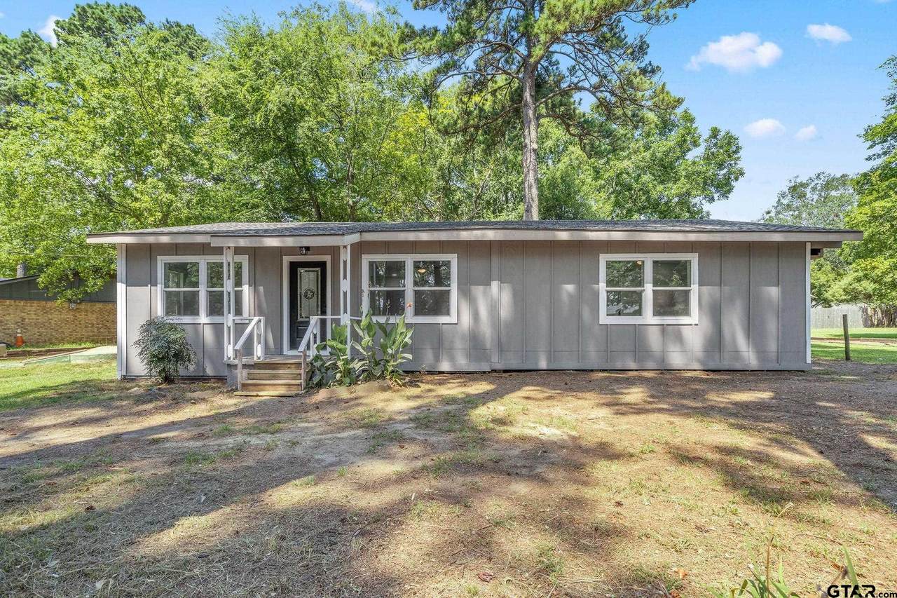4052 Lakeshore Dr - Photo 1