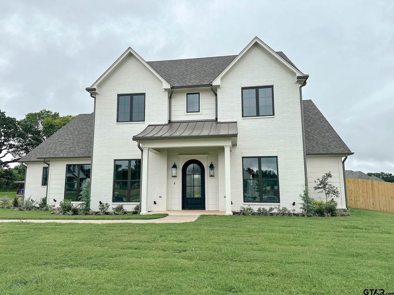 422 Cromwell St. - Photo 1