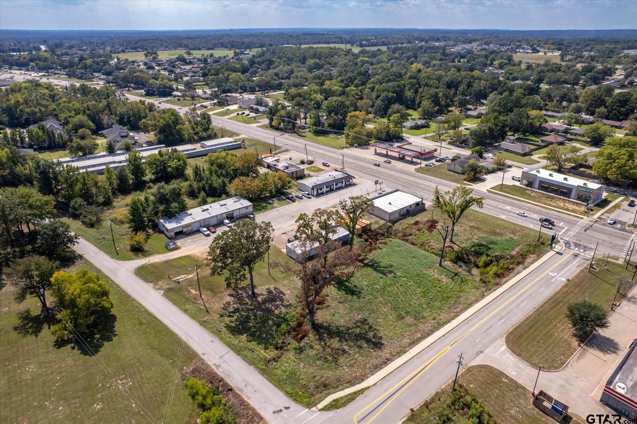 800 Main St - Photo 1