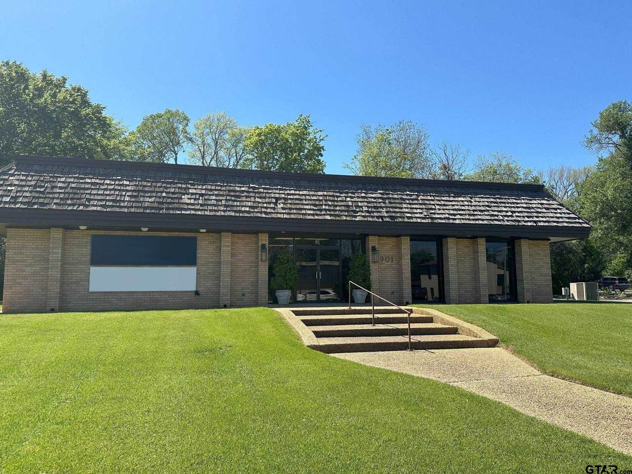 901 Mallard - Photo 1