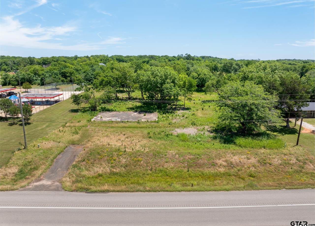 204 Doctor M Roper Pkwy - Photo 1