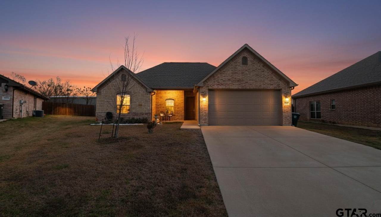 129 Oak Springs Loop - Photo 1