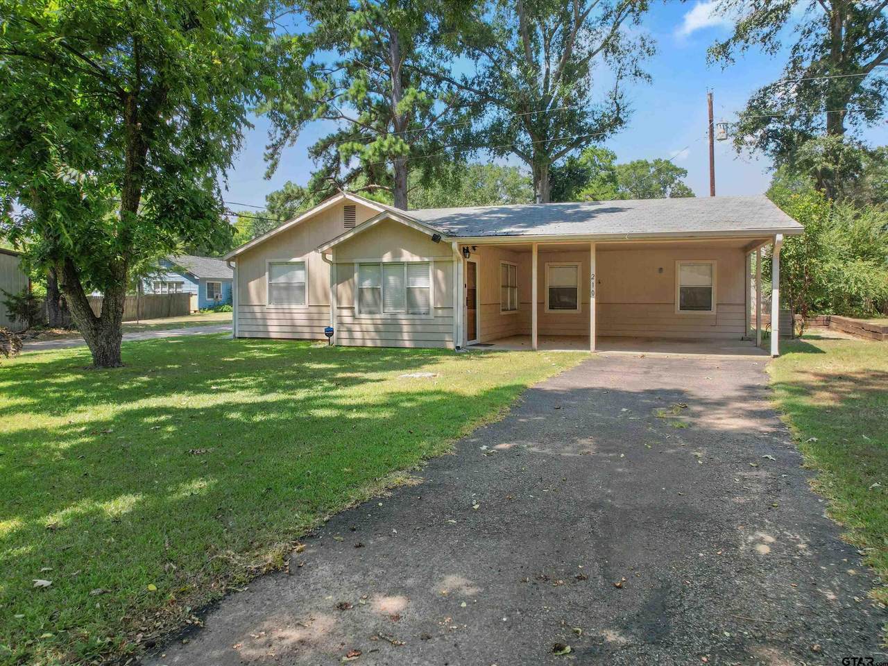 210 Gilbert St - Photo 1