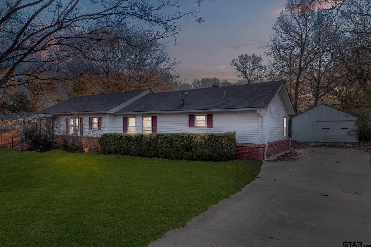 280 Dickard St - Photo 1