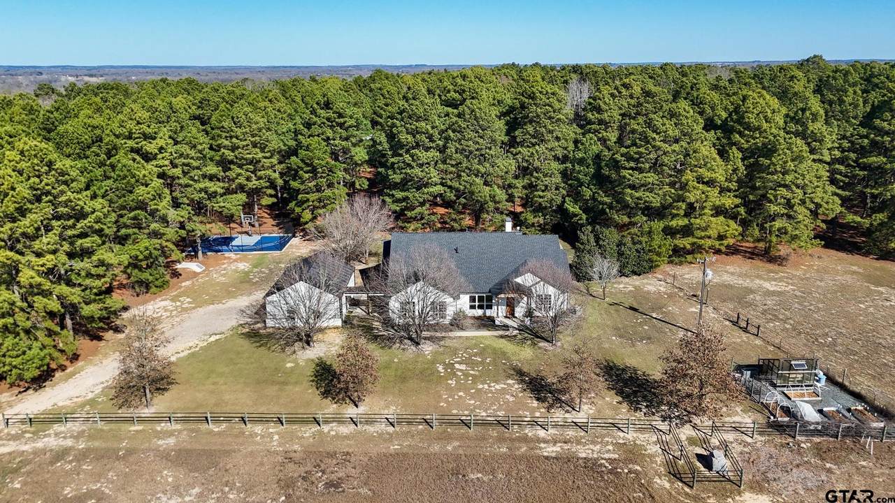 3570 County Road 3601 - Photo 1
