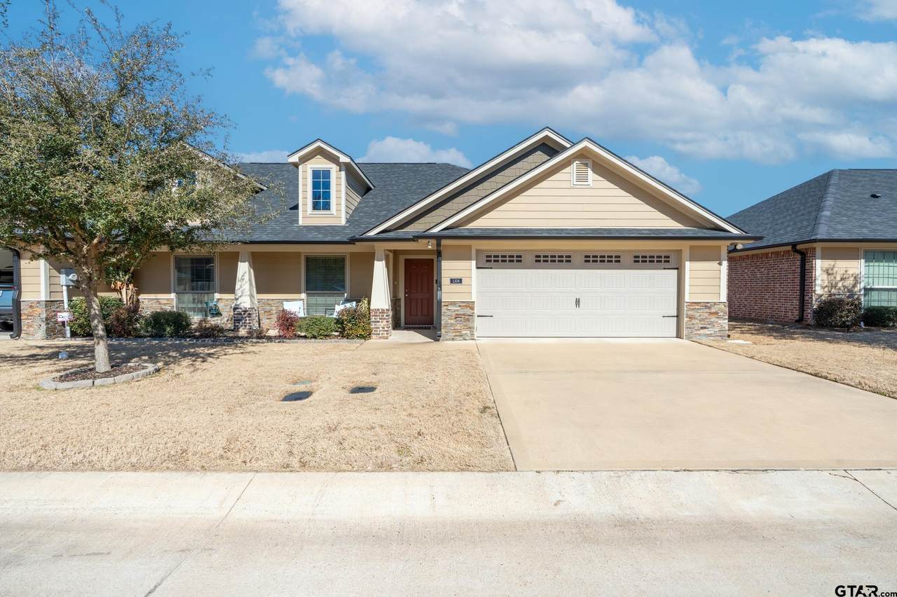 815 Grande Blvd,  #L104 - Photo 1