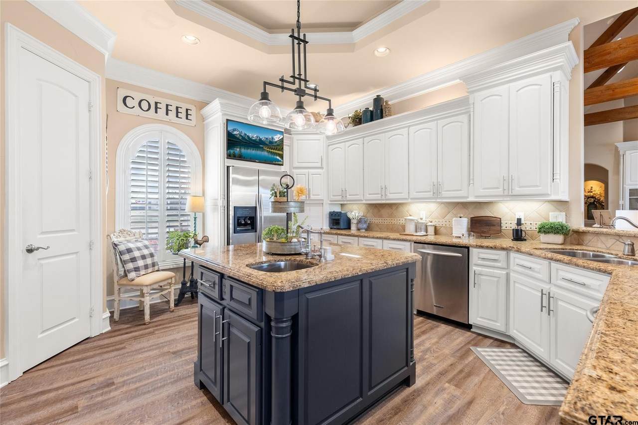 2560 County Road 4708 - Photo 1