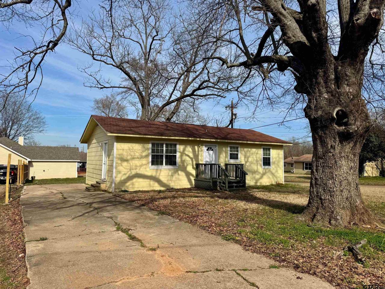301 Fairview - Photo 1