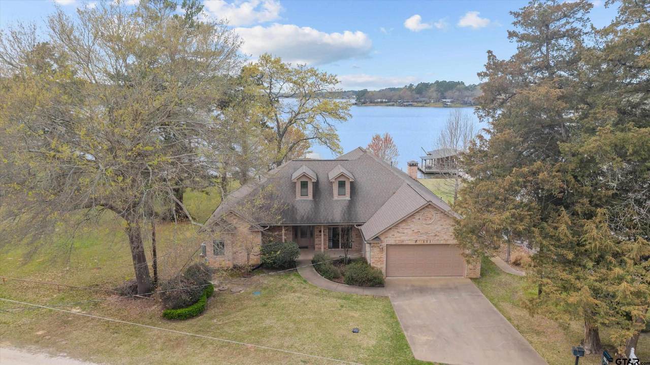 341 Lakeview Drive - Photo 1