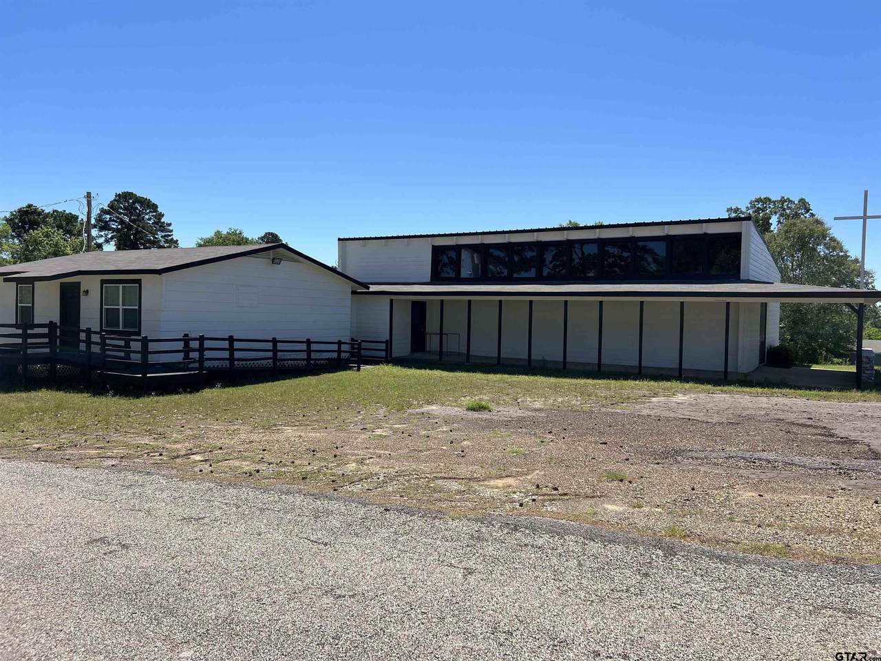 809 Carpenter - Photo 1