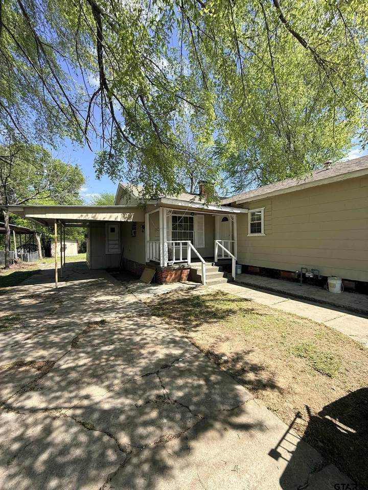 620 Patten - Photo 1