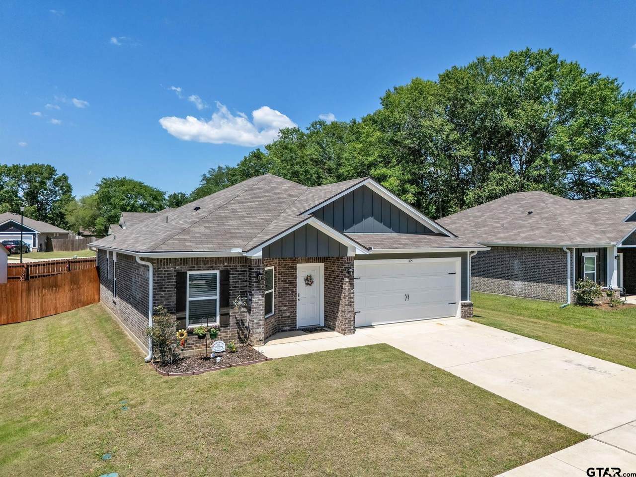 1105 Candice Dr - Photo 1
