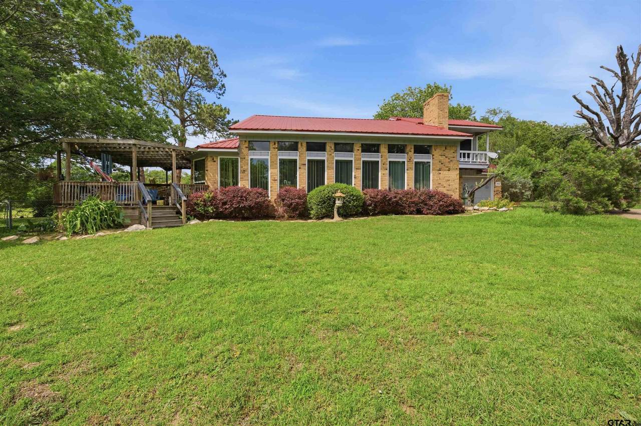 115 Imperial Drive - Photo 1