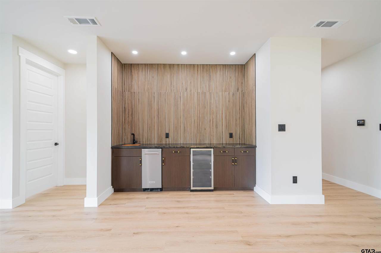 287 Naus Dr - Photo 1
