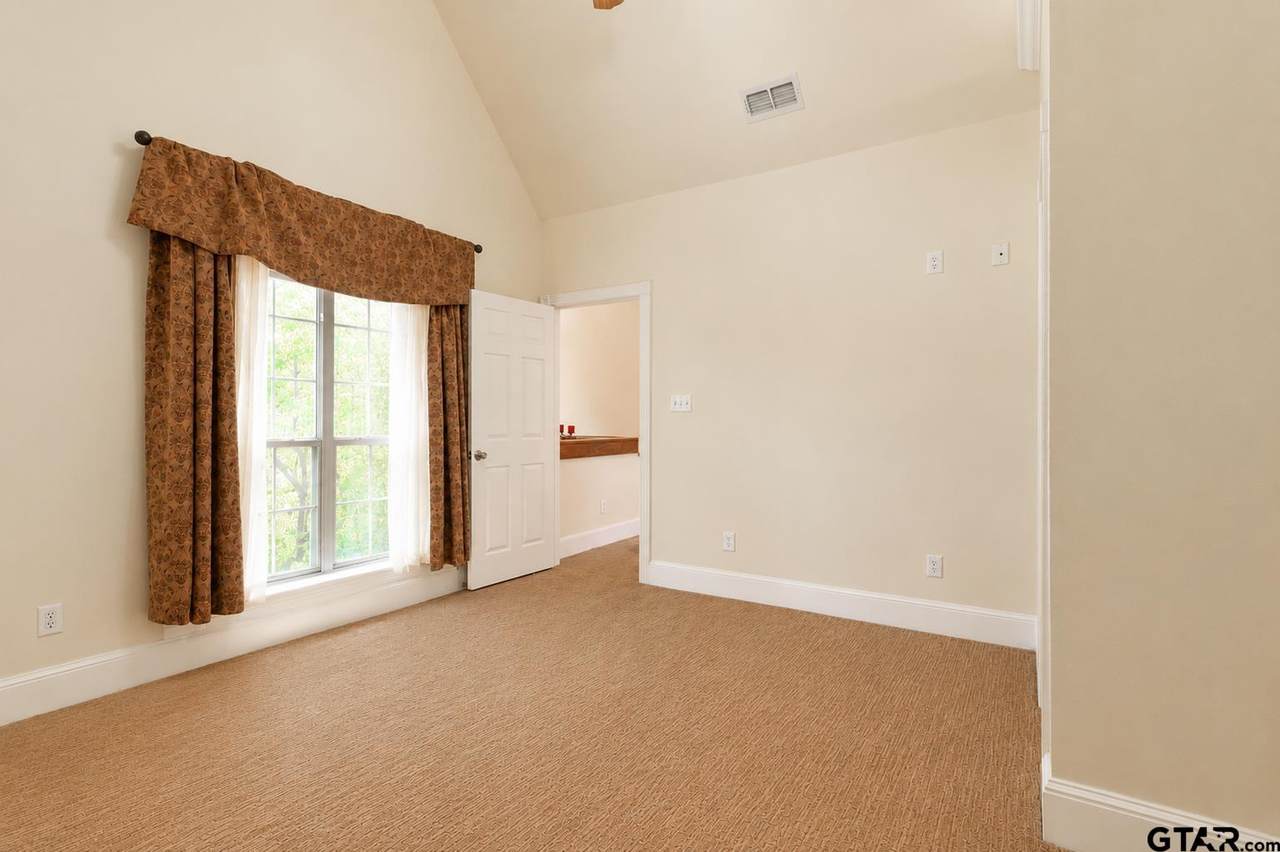 13510 White Tail - Photo 1