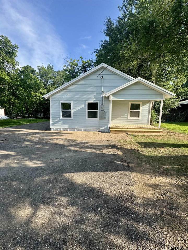 606 Wolfe St - Photo 1