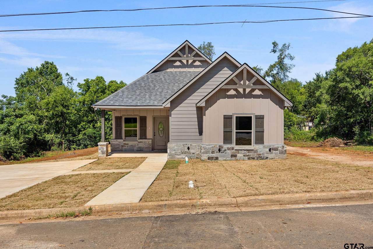 903 Bethune - Photo 1
