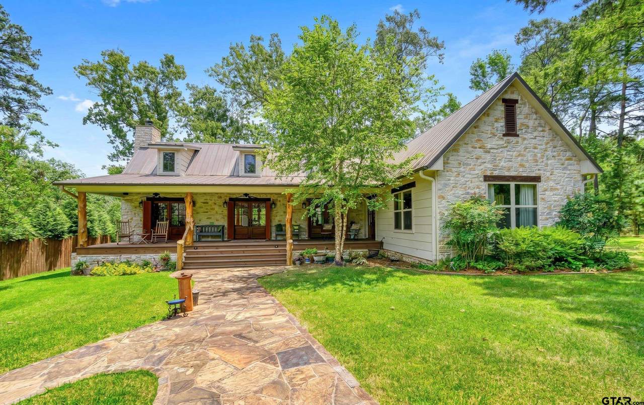 223 Triple S Drive - Photo 1