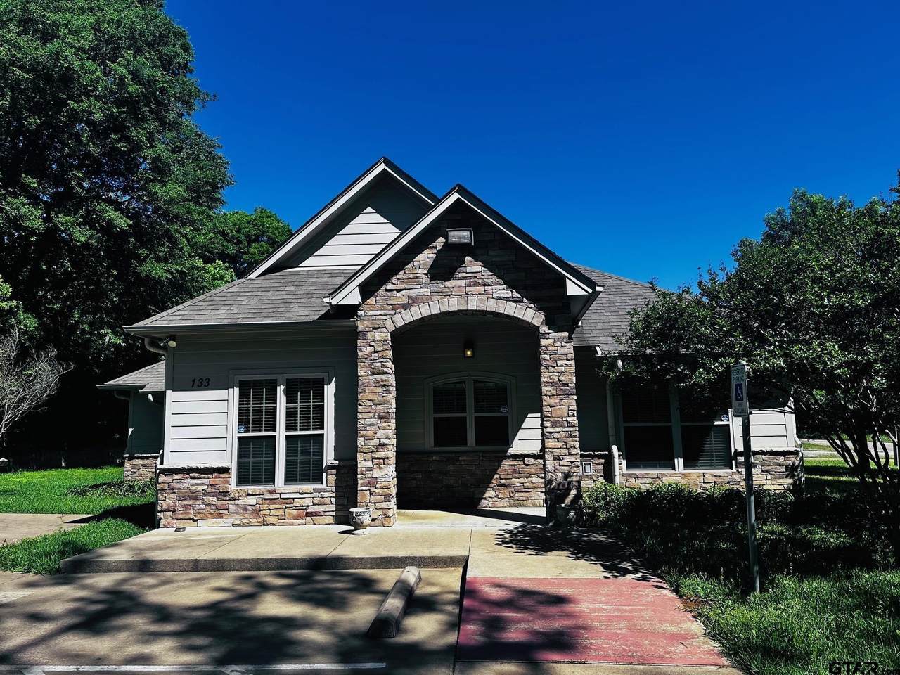 133 Reagan - Photo 1