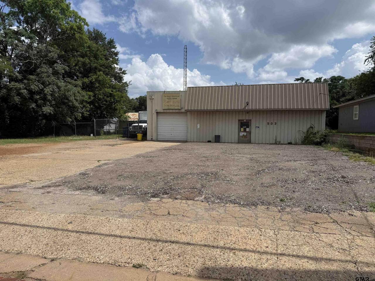 503 Oakwood - Photo 1