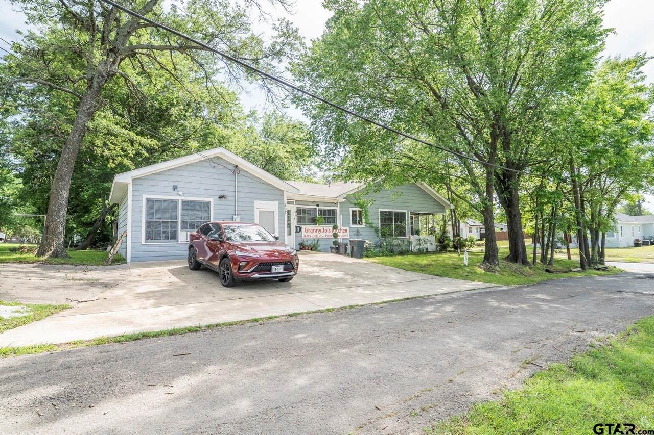 502 Davis Street - Photo 1