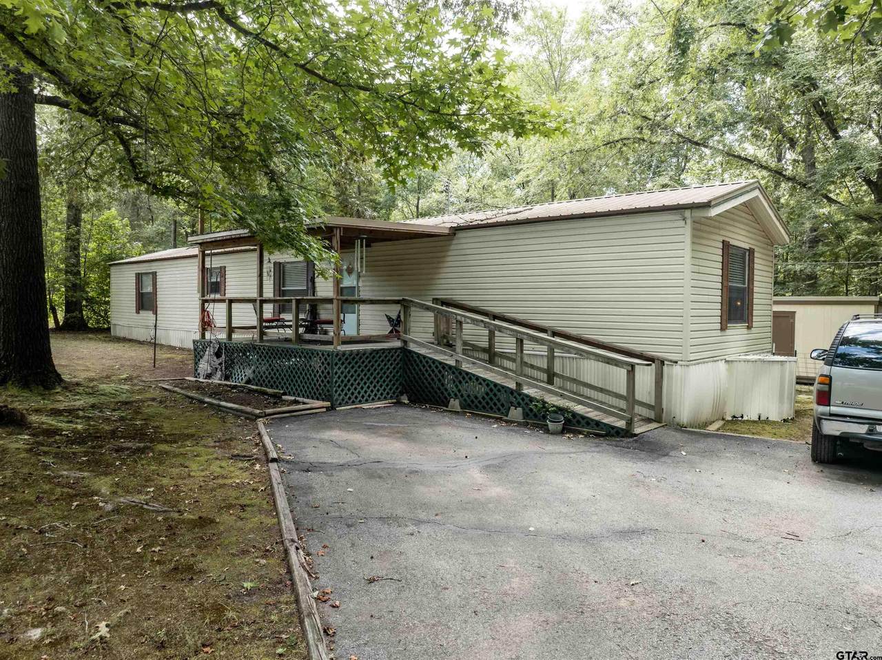 190 Sycamore Lane - Photo 1