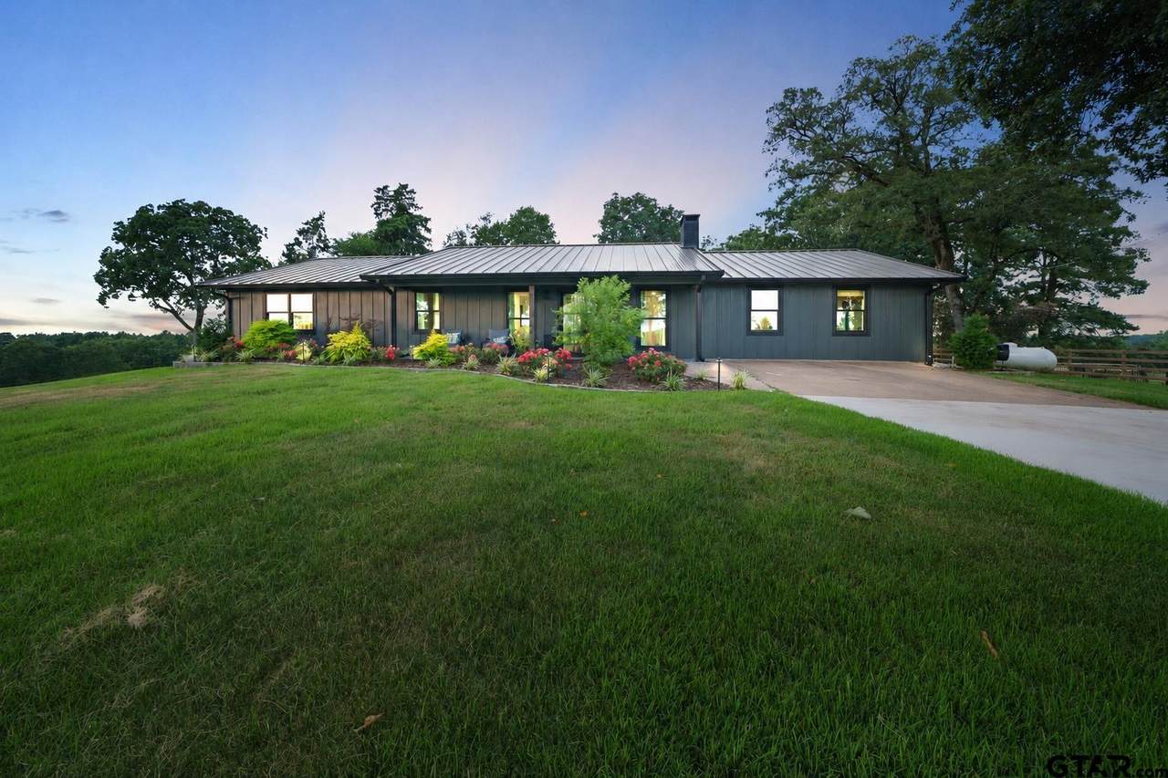2892 N Live Oak Rd - Photo 1