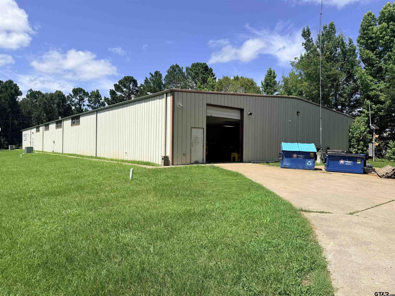 1310 Commerce St - Photo 1