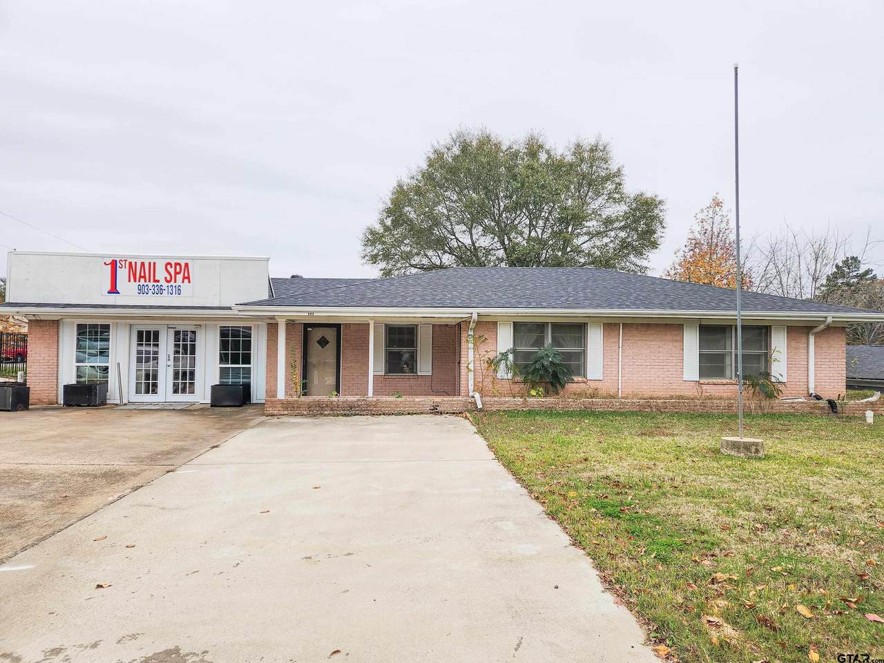 606 Duval - Photo 1