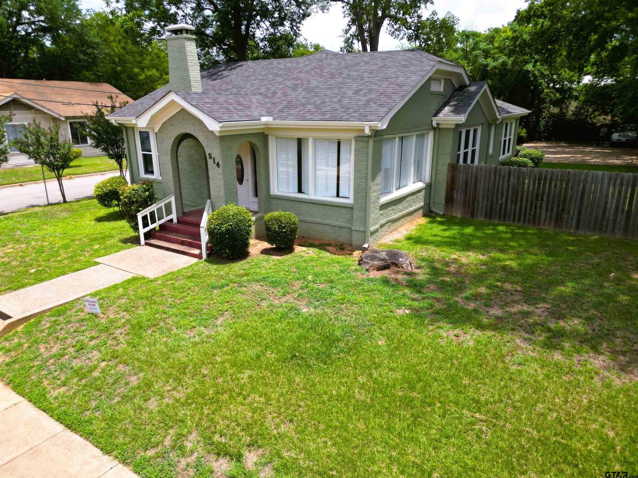 514 Fannin Ave - Photo 1