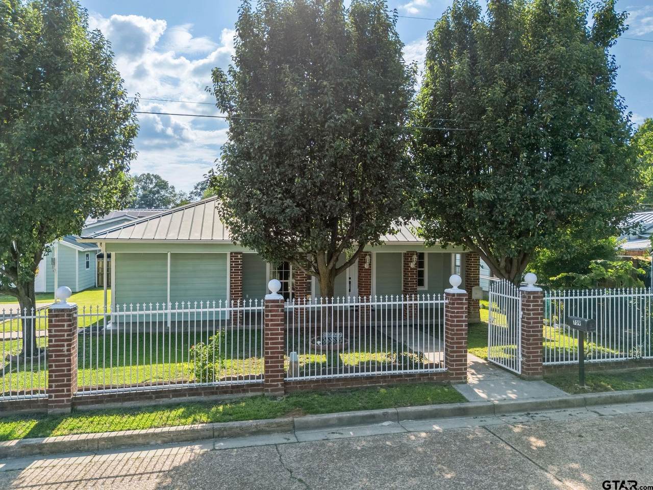 709 Corrigan - Photo 1