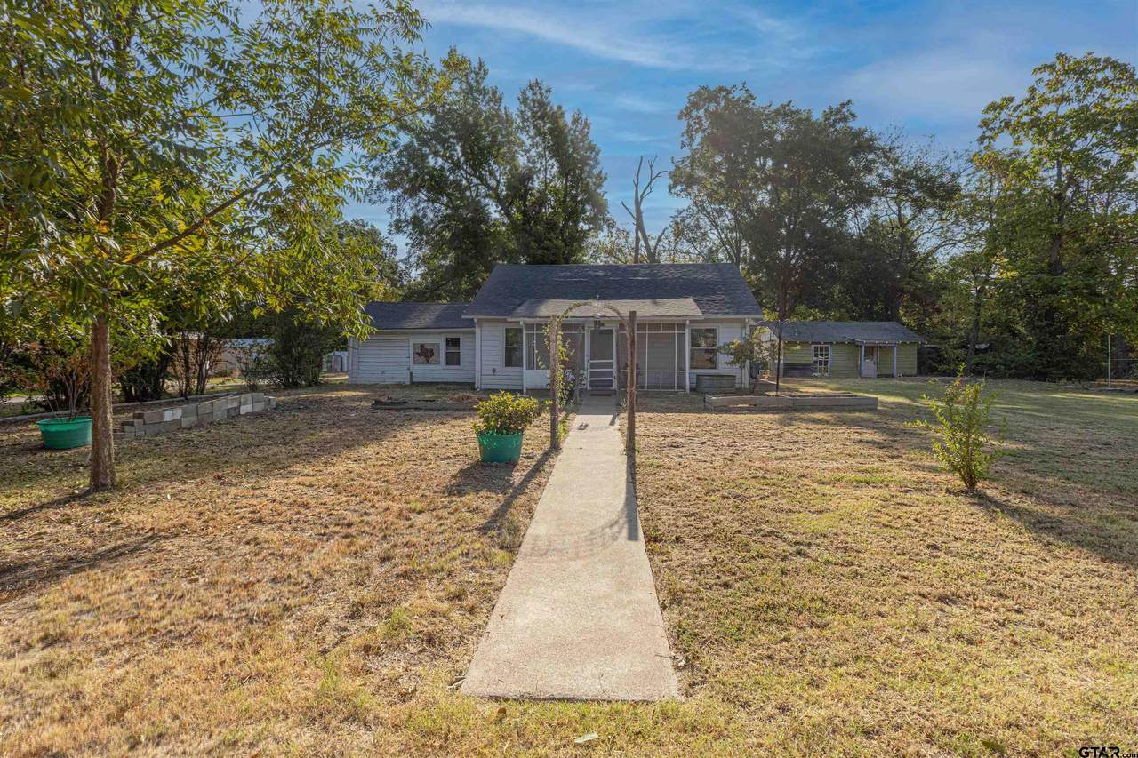 209 Oak St. - Photo 1