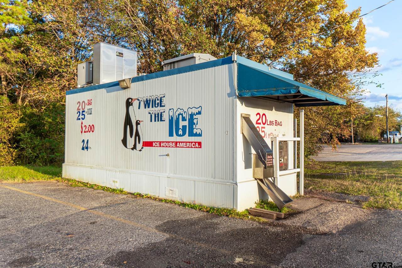 1818 Pine Tree Rd - Photo 1
