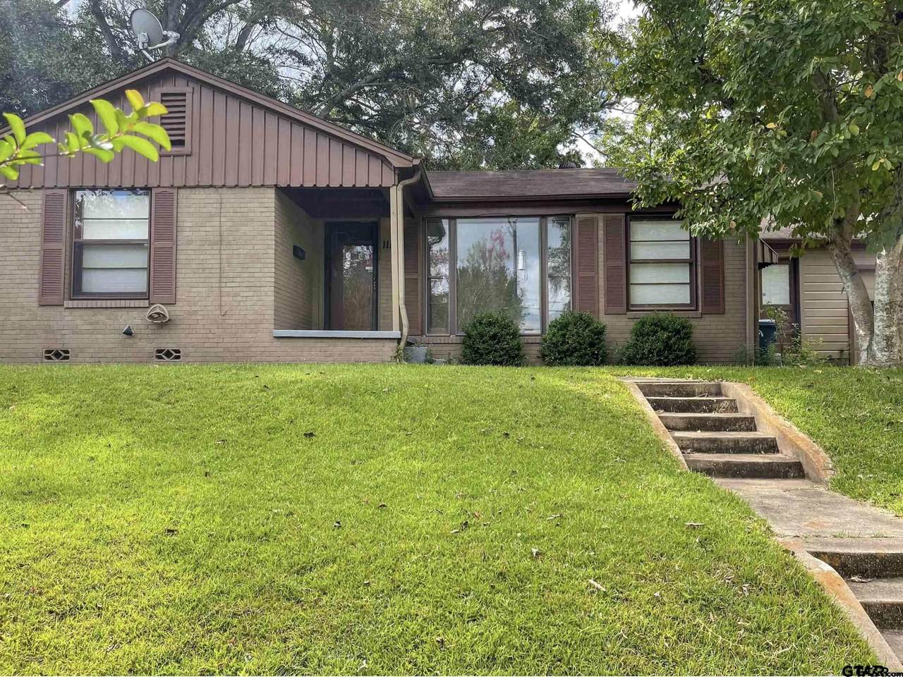 1110 Dogwood St - Photo 1