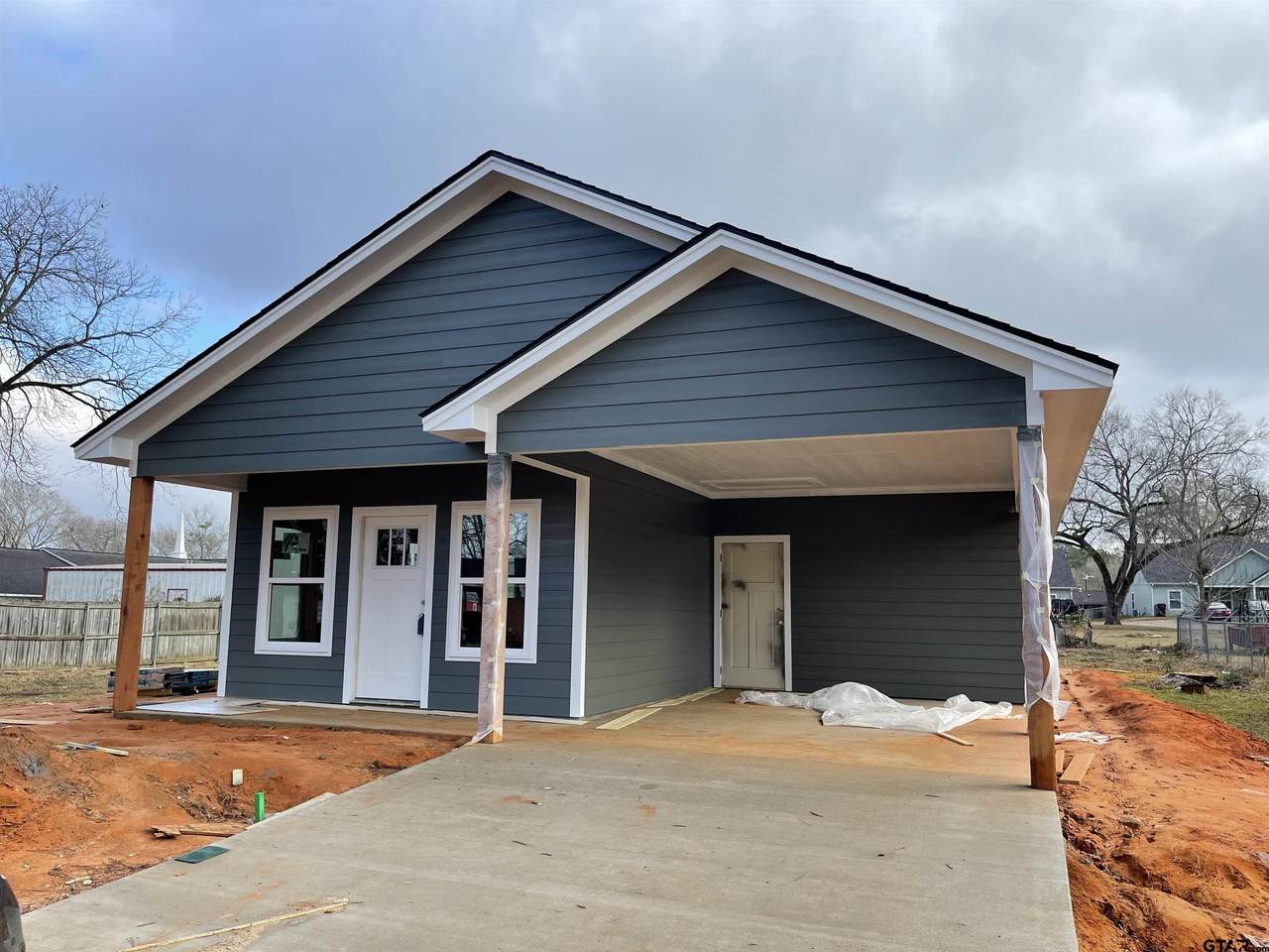305 Lowry St. - Photo 1